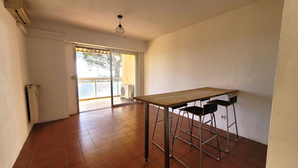 Appartement Grasse 2 pièces 33 m2 avec terrasse, parking privatif