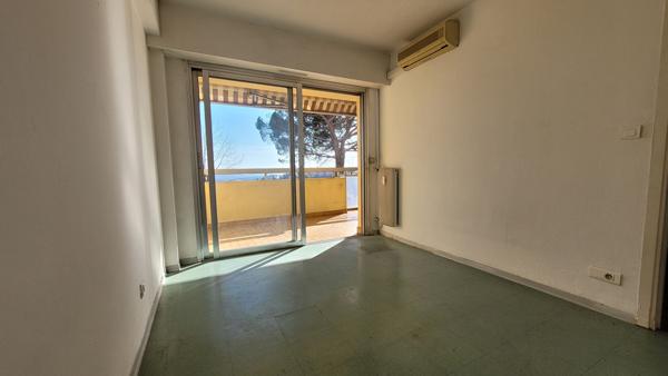 Appartement Grasse 2 pièces 33 m2 avec terrasse, parking privatif