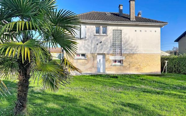 Maison à vendre    5 pièces •  Terrasson-Lavilledieu