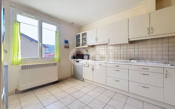 Maison à vendre    5 pièces •  Terrasson-Lavilledieu