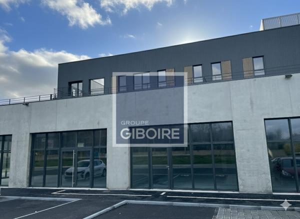 Local d'activites 765 m² à louer LA MEZIERE (réf : 35.6938)
