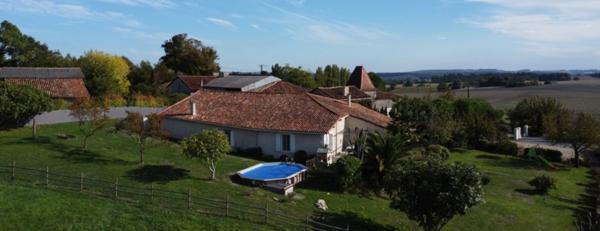 Maison en pierre rénovée – Belle vue sur la campagne
