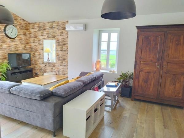 Maison en pierre rénovée – Belle vue sur la campagne