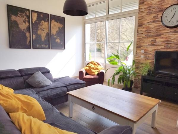 Maison en pierre rénovée – Belle vue sur la campagne