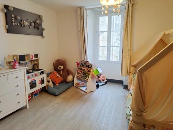 Maison en pierre rénovée – Belle vue sur la campagne