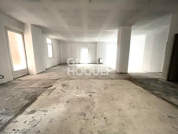 A vendre à Perpignan (66000) LOCAL PROFESSIONNEL rénové 100 m² avec vitrine