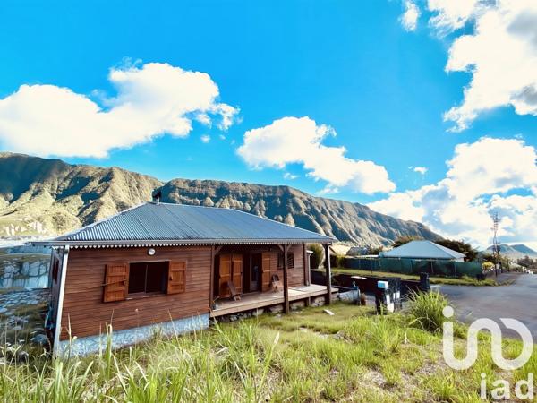 Châlet 5 pièces de 130 m² à La Plaine-des-Palmistes (97431)