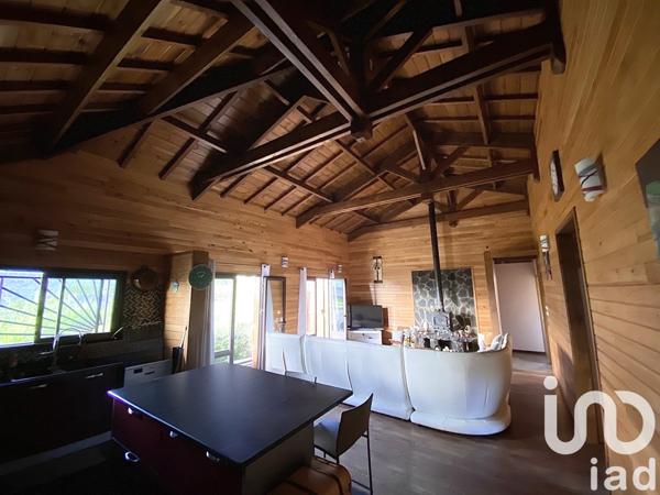 Châlet 5 pièces de 130 m² à La Plaine-des-Palmistes (97431)