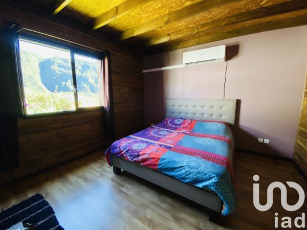 Châlet 5 pièces de 130 m² à La Plaine-des-Palmistes (97431)