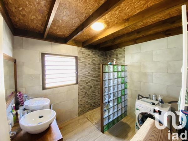 Châlet 5 pièces de 130 m² à La Plaine-des-Palmistes (97431)