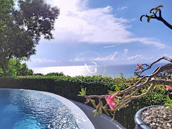 Villa T5 – Piscine, jardin, vue mer – Case-Pilote