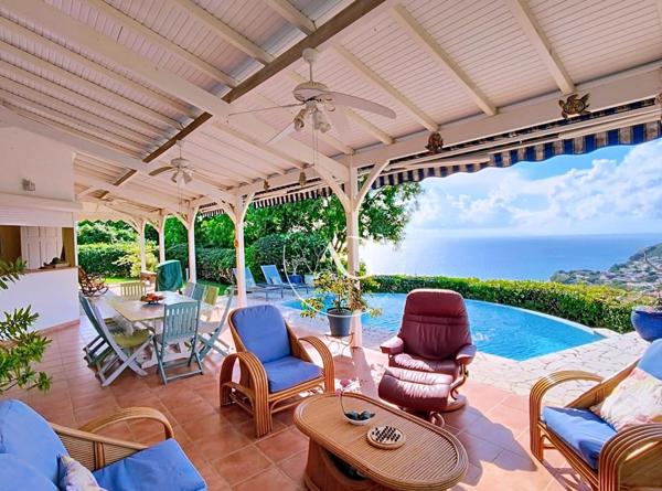Villa T5 – Piscine, jardin, vue mer – Case-Pilote