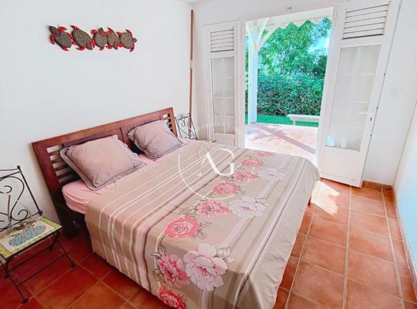 Villa T5 – Piscine, jardin, vue mer – Case-Pilote