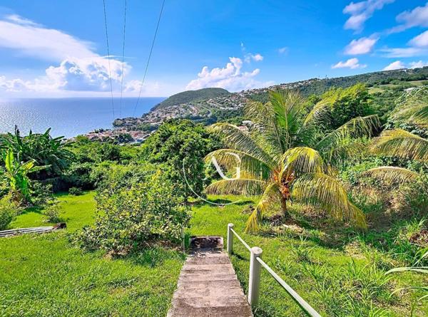 Villa T5 – Piscine, jardin, vue mer – Case-Pilote