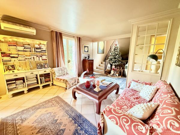 PROPRIETE DANS LA VILLE