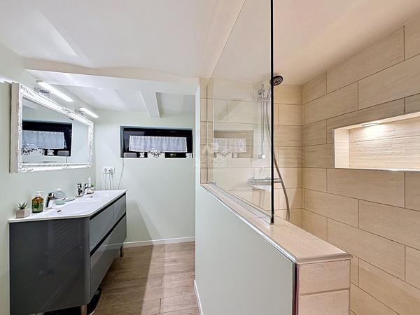 Chatou - Maison familiale 6 pièces entièrement rénovée 750 000 € **  - Référence  V210010366
