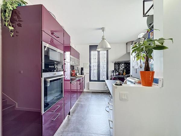 Chatou - Maison familiale 6 pièces entièrement rénovée 750 000 € **  - Référence  V210010366