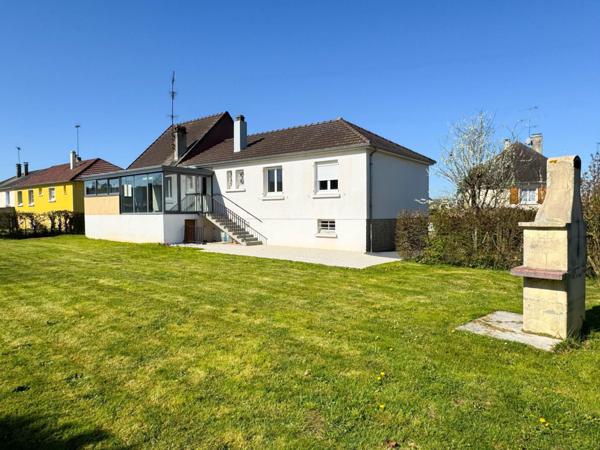 Maison lumineuse et spacieuse, à deux pas de toutes commodités !