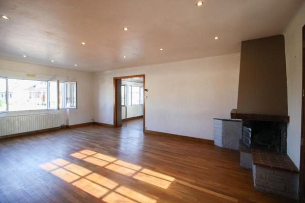 Maison lumineuse et spacieuse, à deux pas de toutes commodités !