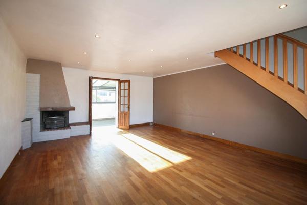 Maison lumineuse et spacieuse, à deux pas de toutes commodités !