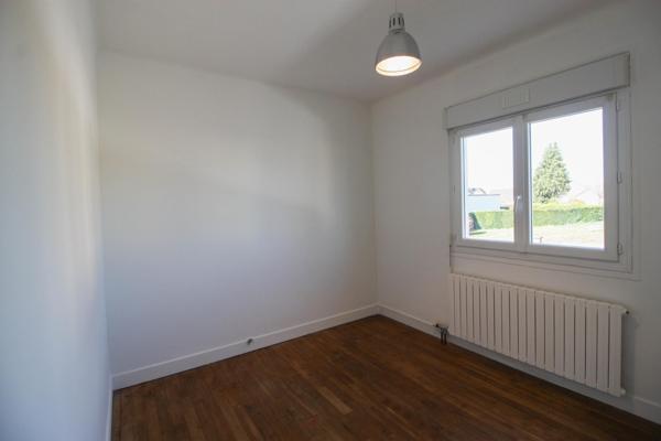 Maison lumineuse et spacieuse, à deux pas de toutes commodités !