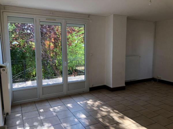 Maison à louer à Issoudun dans l'Indre (36100), ref : LOC.CHA