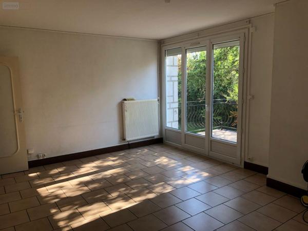 Maison à louer à Issoudun dans l'Indre (36100), ref : LOC.CHA