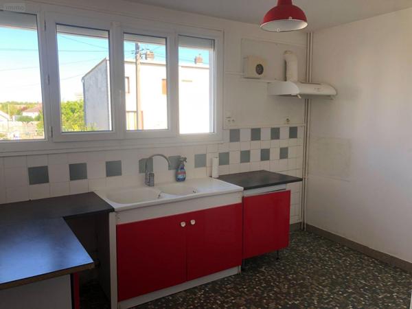 Maison à louer à Issoudun dans l'Indre (36100), ref : LOC.CHA