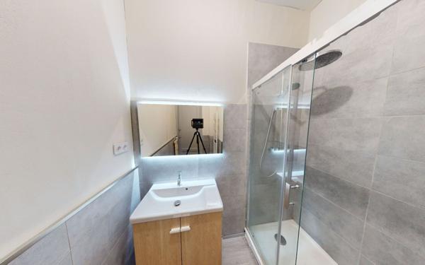 Appartement à louer    2 pièces • 59,93 m2 Saint-Étienne