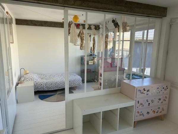 Maison
         4 pièces
        - 247 m² 418 000 € *