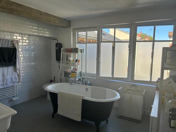 Maison
         4 pièces
        - 247 m² 418 000 € *