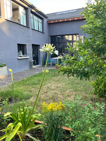 Maison
         4 pièces
        - 247 m² 418 000 € *