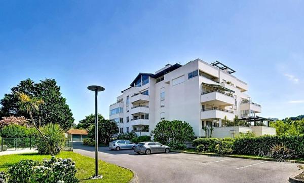 BIARRITZ – QUARTIER DE LA MILADY – GRANDE TERRASSE AU CALME