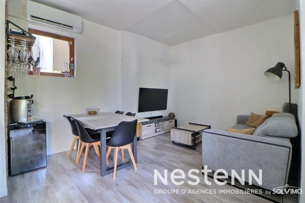 Coeur Village, Appartement duplex T4, 64.2m2, terrasse 17m2, et stationnement.