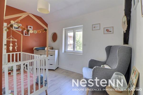 Coeur Village, Appartement duplex T4, 64.2m2, terrasse 17m2, et stationnement.