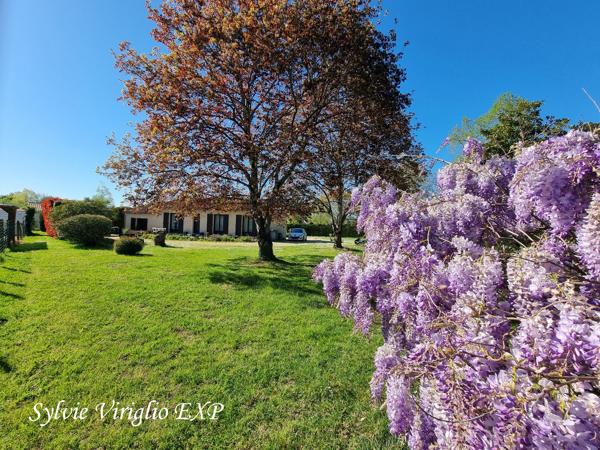 Maison de plain-pied. 3 chambres. Garage