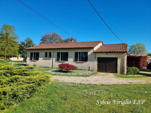 Maison de plain-pied. 3 chambres. Garage