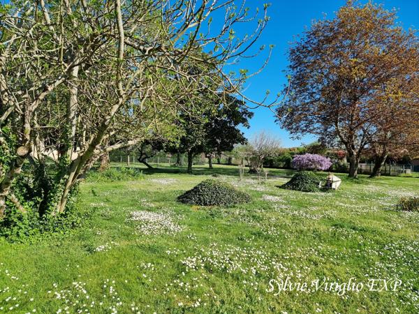 Maison de plain-pied. 3 chambres. Garage