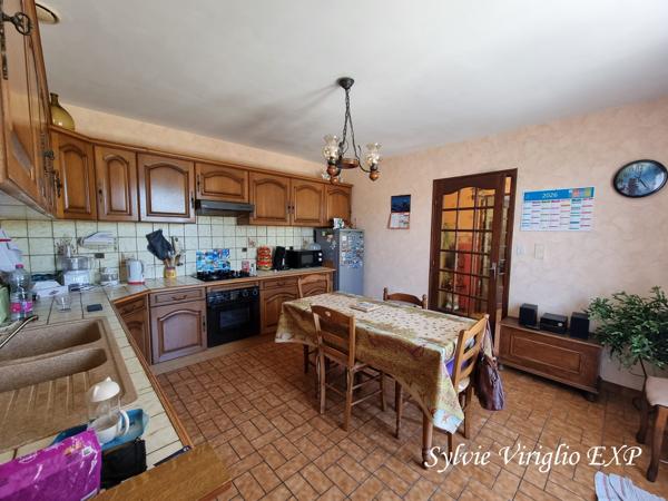 Maison de plain-pied. 3 chambres. Garage