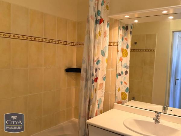 Appartement à louer 3 pièces 67.17m² Sète (34200)