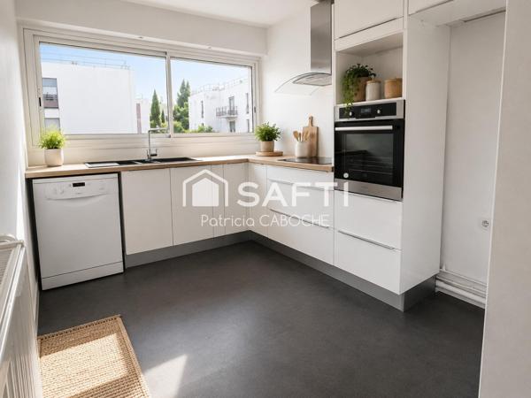 Appartement 3 chambres Balcon, place de parking , ascenseur