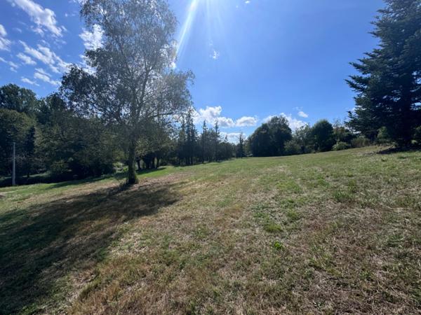 Terrain de 1 035,00 m² BON ENCONTRE (47)