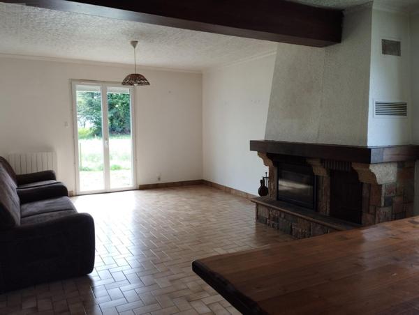 Maison à vendre à Ploumagoar dans les Côtes-d'Armor (22970), ref : 00408FR