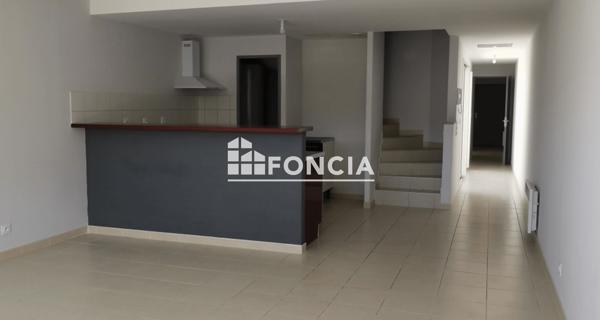 Location Appartement 3 pièces 83.38 m² - Rochefort-du-gard 30650
