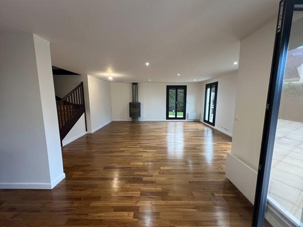 Maison spacieuse 8 pièces à louer à Marolles-en-Brie - Réf. 2188