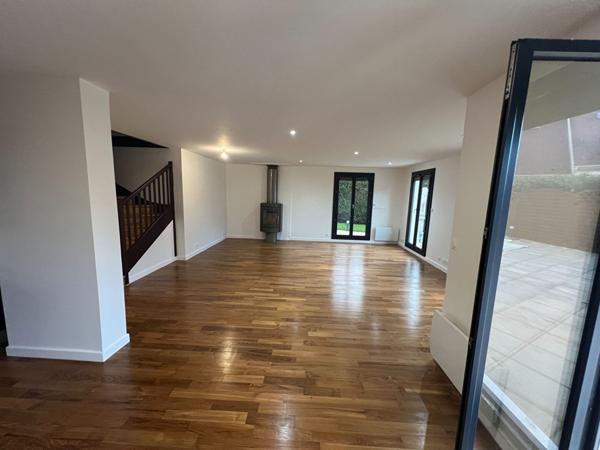 Maison spacieuse 8 pièces à louer à Marolles-en-Brie - Réf. 2188