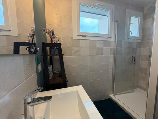 À VENDRE - Maison familiale rénovée - DPE C - Coeur de Chambray-lès-Tours