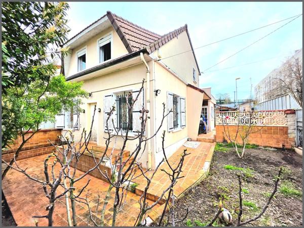 MAISON  195 M2  TERRAIN 371 M2