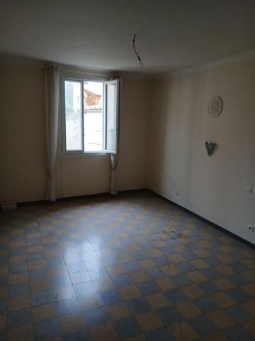 MAISON DE VILLE DE 3 PIECES AVEC CAVE ET BUANDERIE