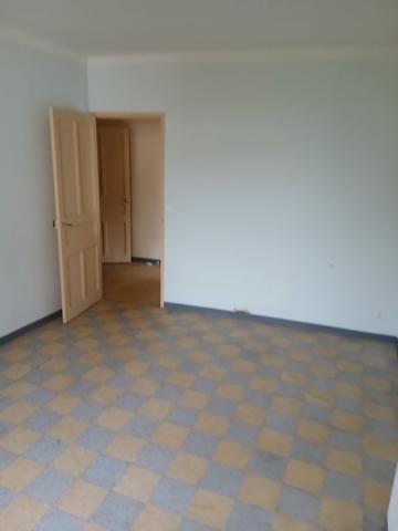 MAISON DE VILLE DE 3 PIECES AVEC CAVE ET BUANDERIE